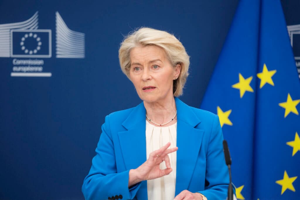 Ursula von der Leyen: Este în interesul UE și al SUA ca europenii să folosească cele mai bune modele de inteligență artificială