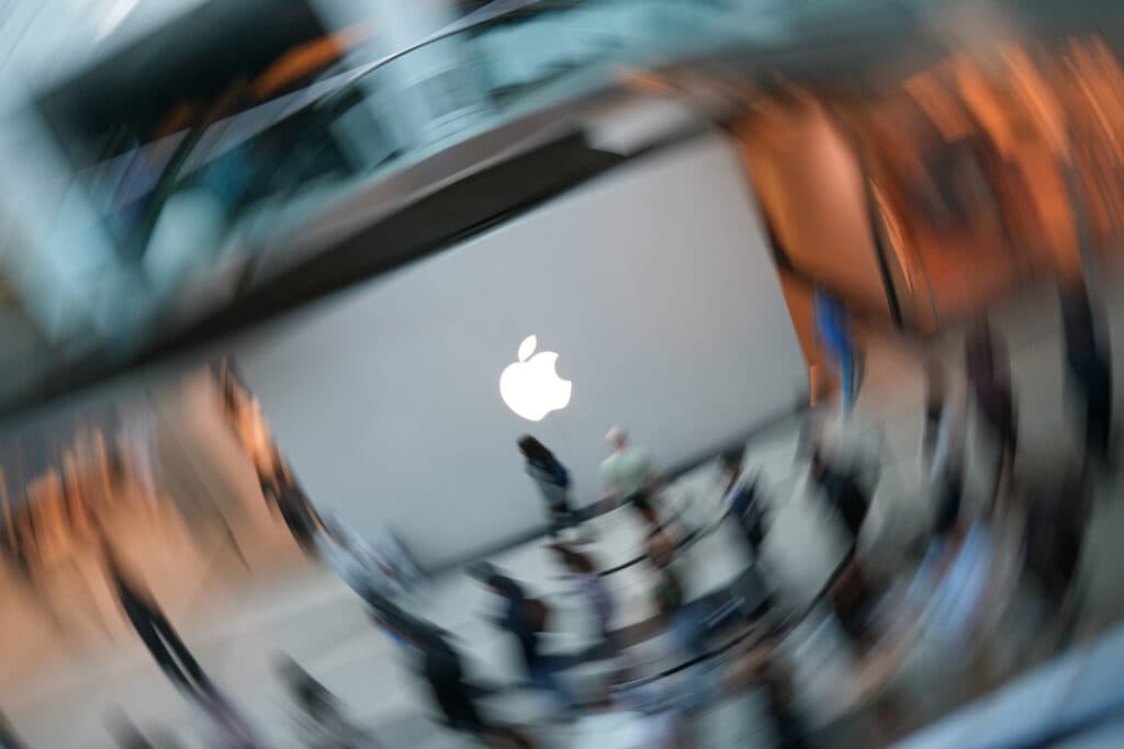 Apple cere acordul SUA pentru a cumpăra cipuri de la o companie chineză de pe lista neagră a Pentagonului