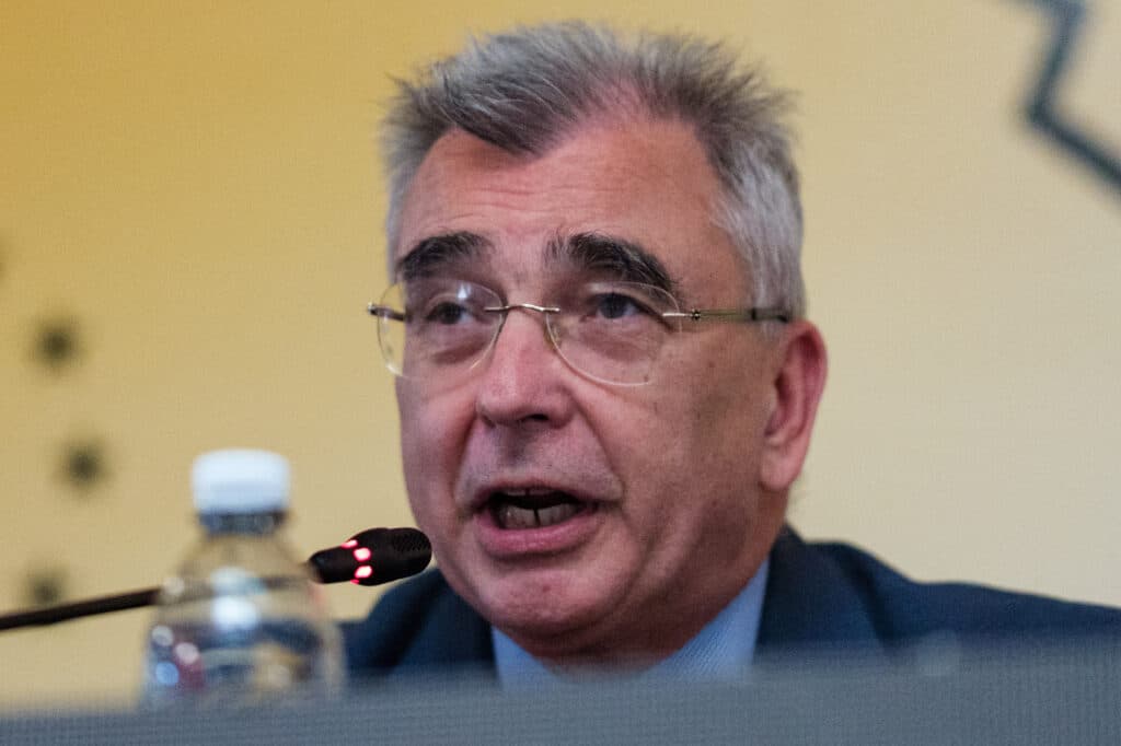 Petrișor Peiu îl contrazice pe Murad: Nu este logic să votăm un Guvern din care nu facem parte