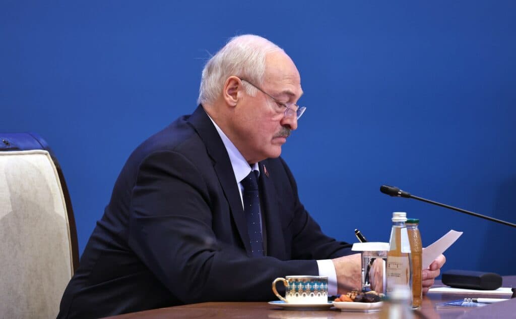 Lukașenko dezvăluie că s-a întâlnit cu emisari ai lui Zelenski: Haideți să o rezolvăm. Orice ar fi, vom fi de partea Rusiei