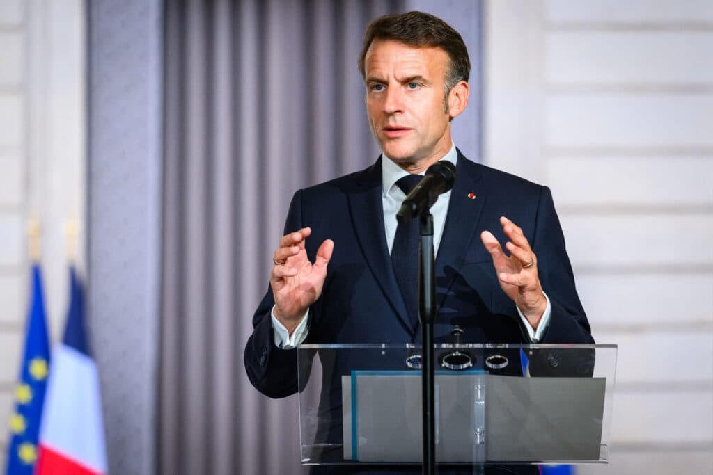 Emmanuel Macron îi ironizează pe cei care vin în salvarea inteligenței artificiale, dar vor să impoziteze succesul