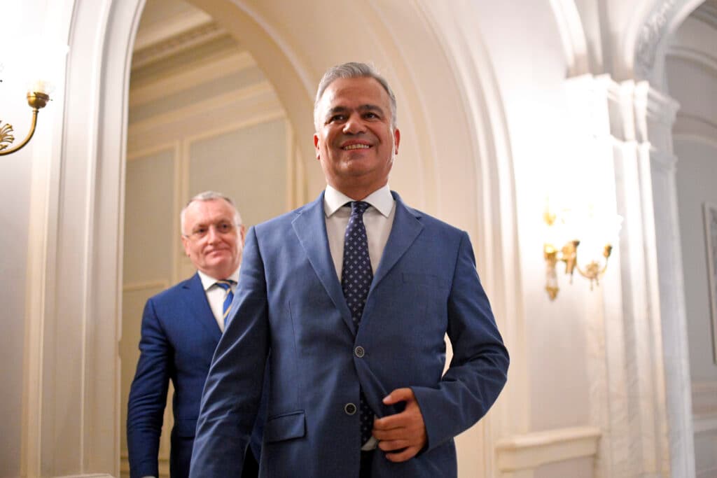 Ce propune Guvernul Veștea la Afaceri Interne: reorganizarea Poliției, digitalizare, combaterea drogurilor și un sistem de urgență mai eficient