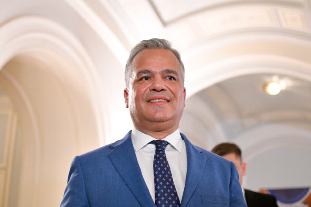 UDMR decide astăzi dacă susține Guvernul Veștea, după ce PNL i-a cerut premierului desemnat să își depună mandatul