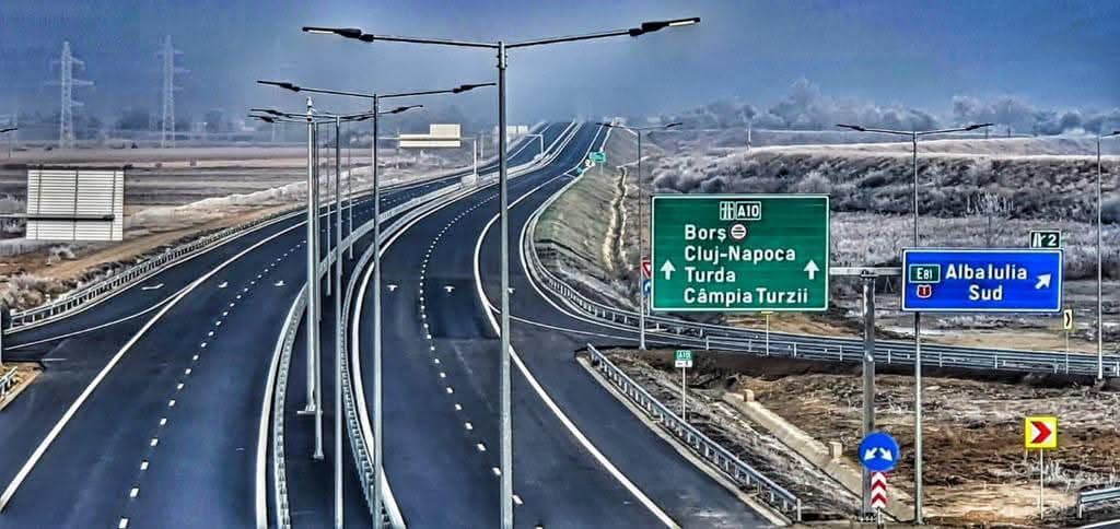 Asfaltul surpat pe autostrada A10 Sebeș-Turda: Constructorul își asumă repararea porțiunii și suportarea costurilor / Traficul va fi deviat