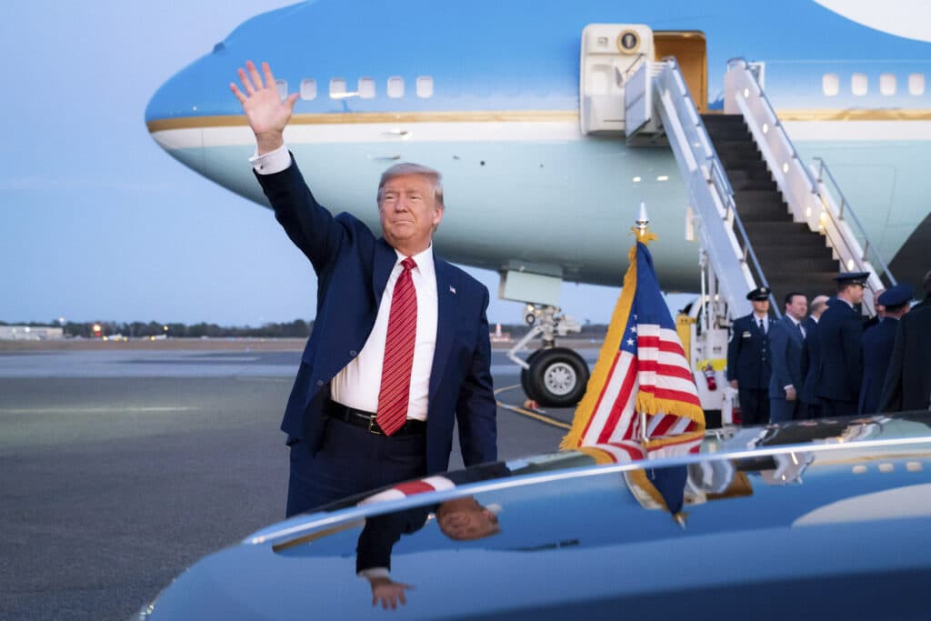 Trump crede că la Summitul NATO ar putea încheia războiul din Ucraina. Ce vor Zelenski și Putin