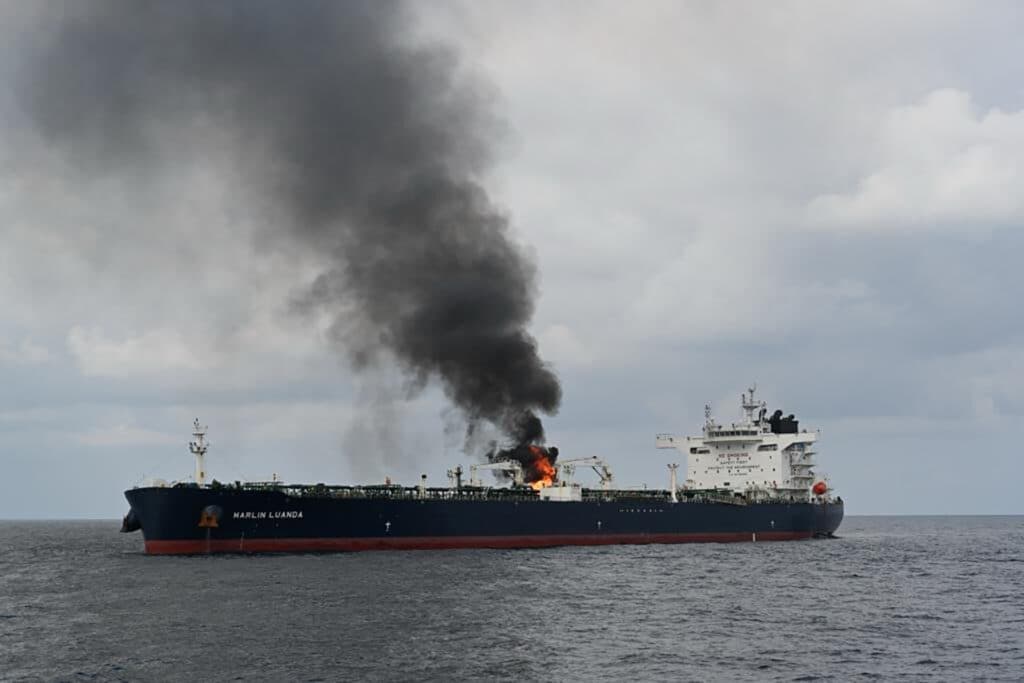 O navă comercială a fost atacată în Marea Roșie. Armata britanică monitorizează situația