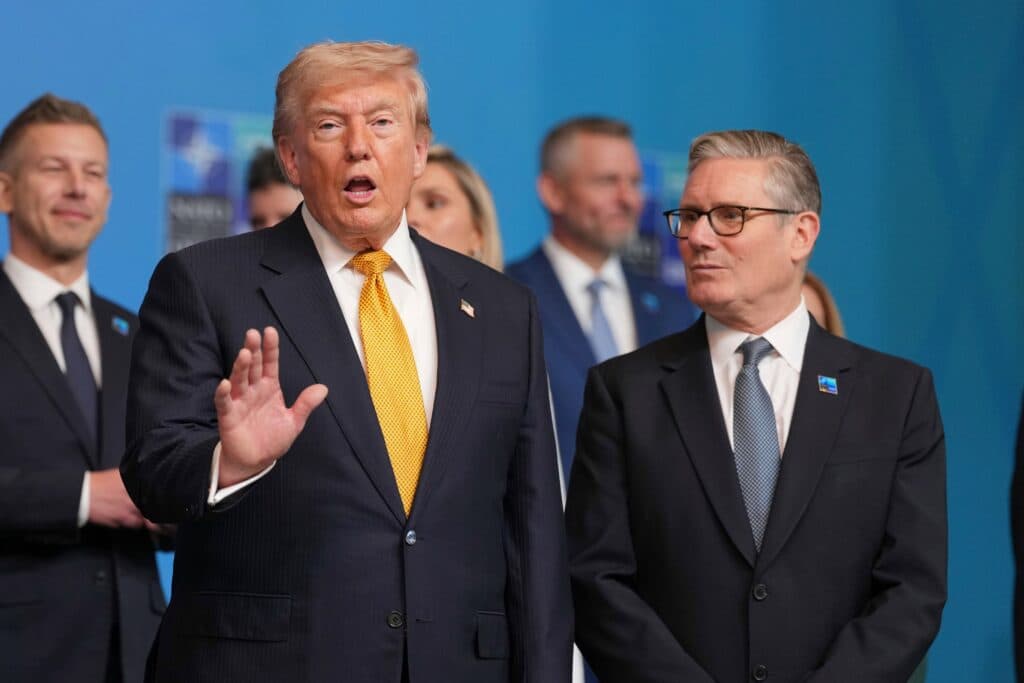 Reuters: Trump le-a spus liderilor din NATO că vrea ca SUA să rămână în alianță
