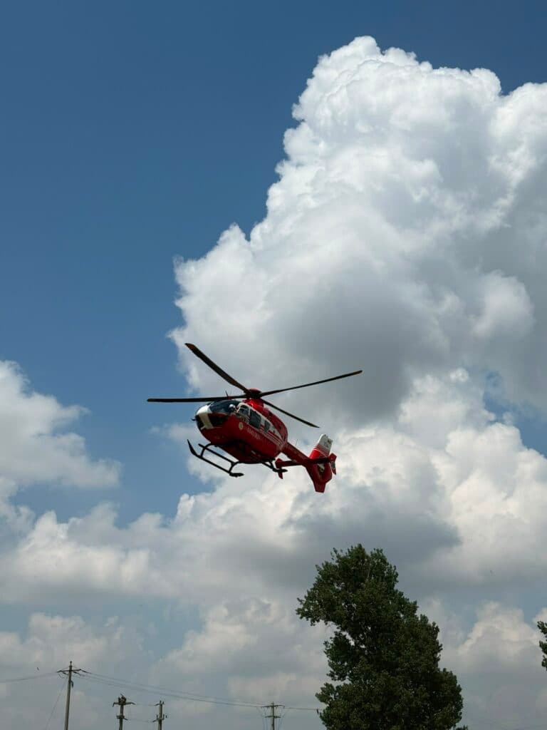 Accident feroviar grav în județul Ialomița. Două femei au murit iar doi copii au fost transportați de urgență cu elicopterele SMURD