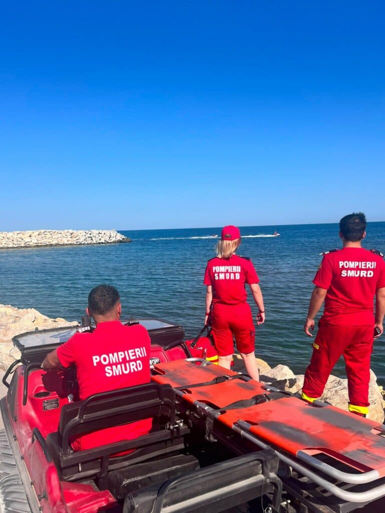 Peste 400 de pompieri vor fi prezenți pe litoral pentru siguranța turiștilor. Proiectul, început în urmă cu 10 ani