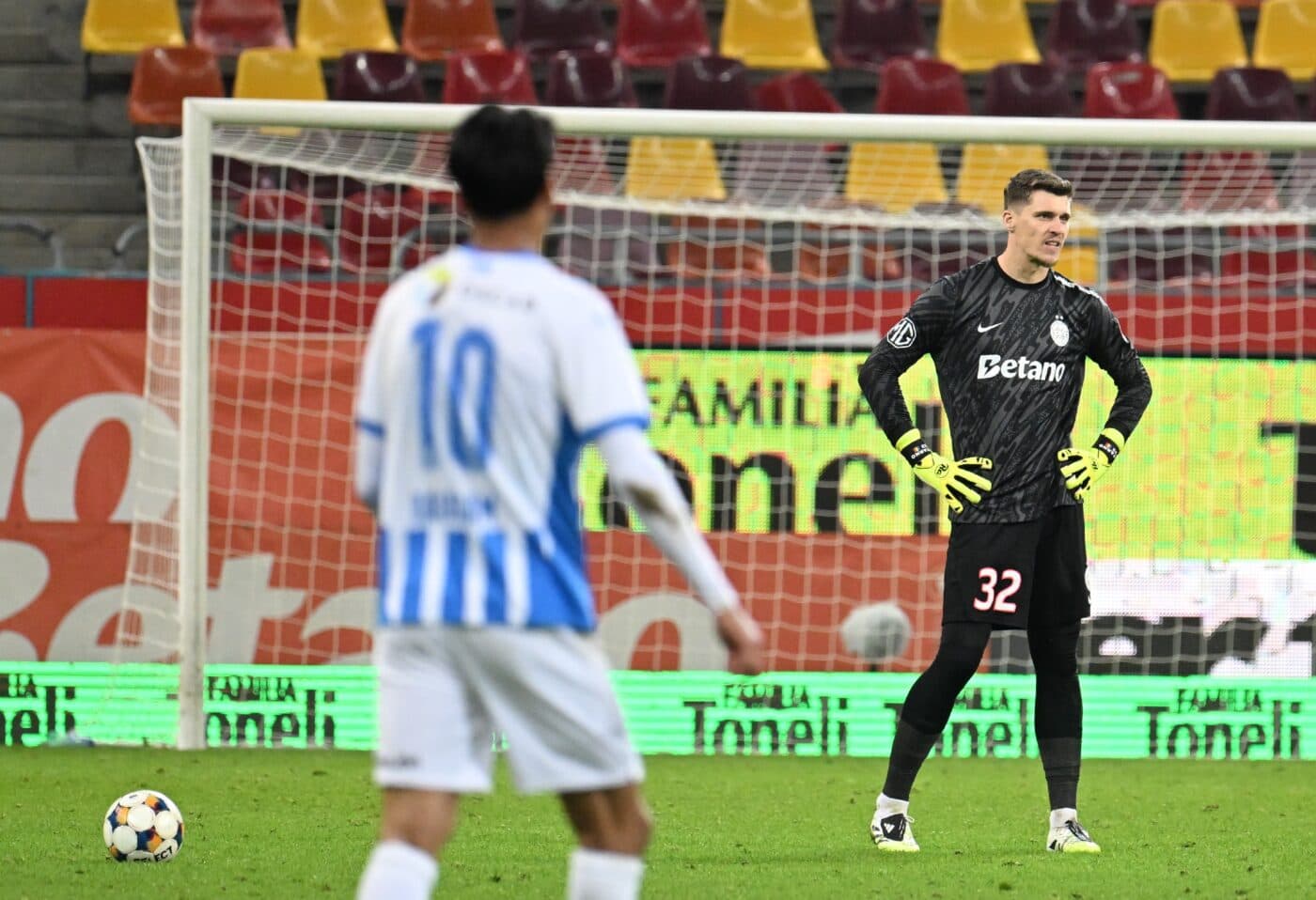 Mihai Rotaru l-a sunat pe Ștefan Târnovanu pentru a-l transfera de la FCSB la Universitatea Craiova! Promisiunea lui Mirel Rădoi, decisivă