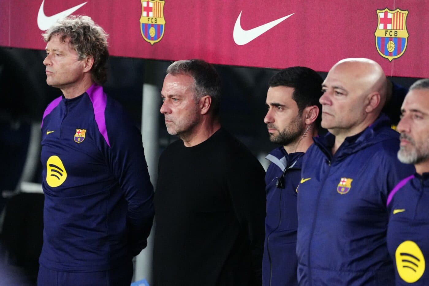 Cum a reacționat Hansi Flick când zeci de mii de oameni au ținut un moment de reculegere pentru tatăl lui în Barcelona – Real Madrid