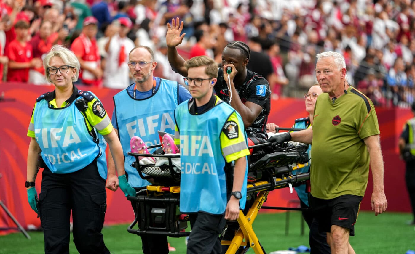 CM 2026 Accidentare horror la Canada – Qatar 6-0! A încheiat Cupa Mondială! „S-a auzit când s-a frânt osul”