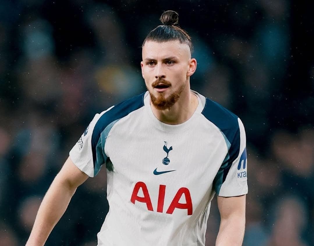 MERCATO Radu Drăgușin, afacere complexă pentru Tottenham! Ce a aflat Sky Sports despre acordul cu Fiorentina