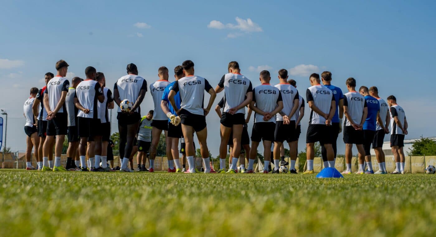 A semnat după ce a bătut palma cu Gigi Becali, iar acum a ajuns în cantonamentul FCSB! Primele imagini din Olanda cu internaționalul român