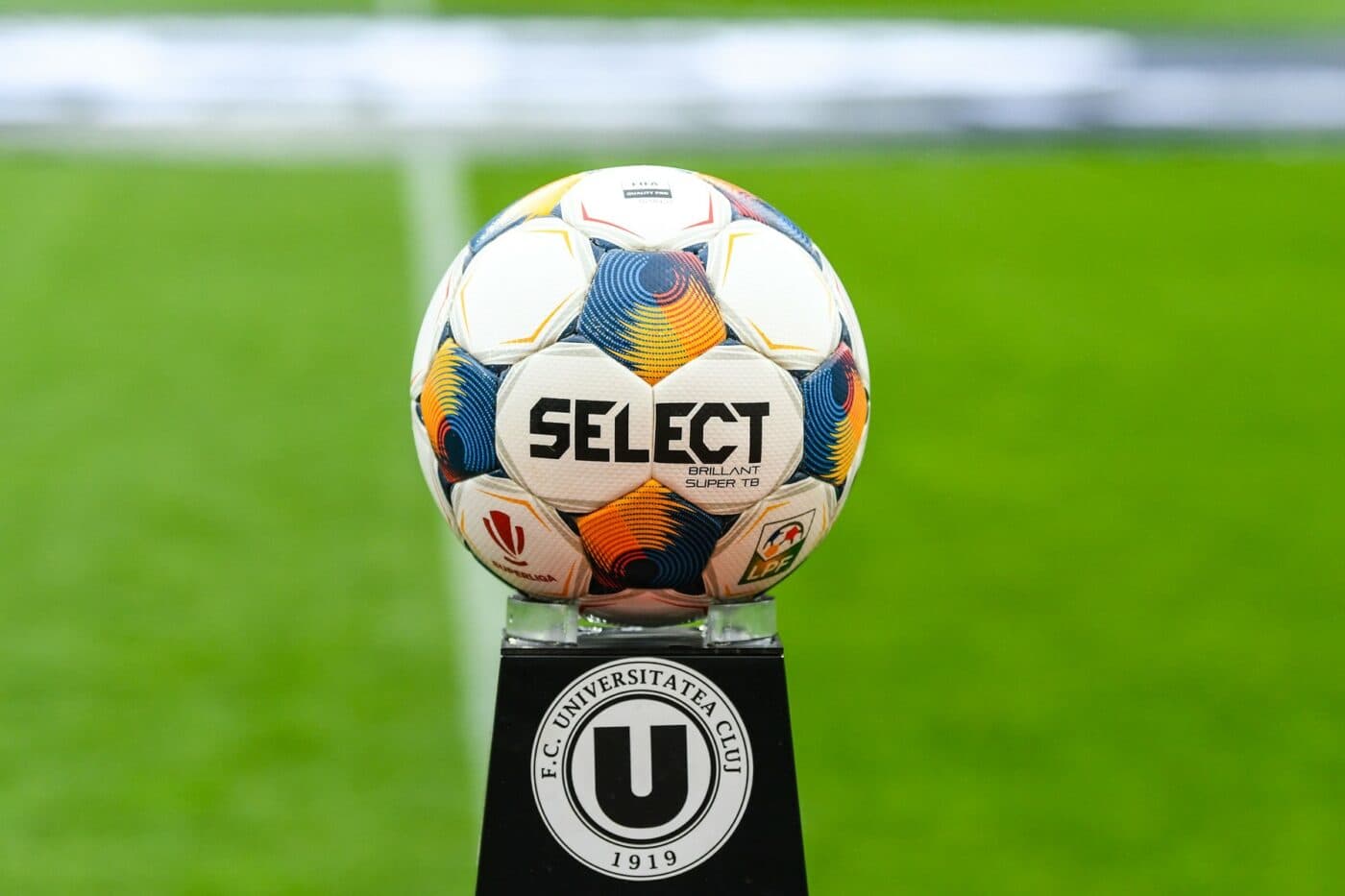MERCATO Cel mai tare atacant din Superliga se transferă! A venit anunțul chiar din țara lui, în timpul Cupei Mondiale: „Schimbă continentul”