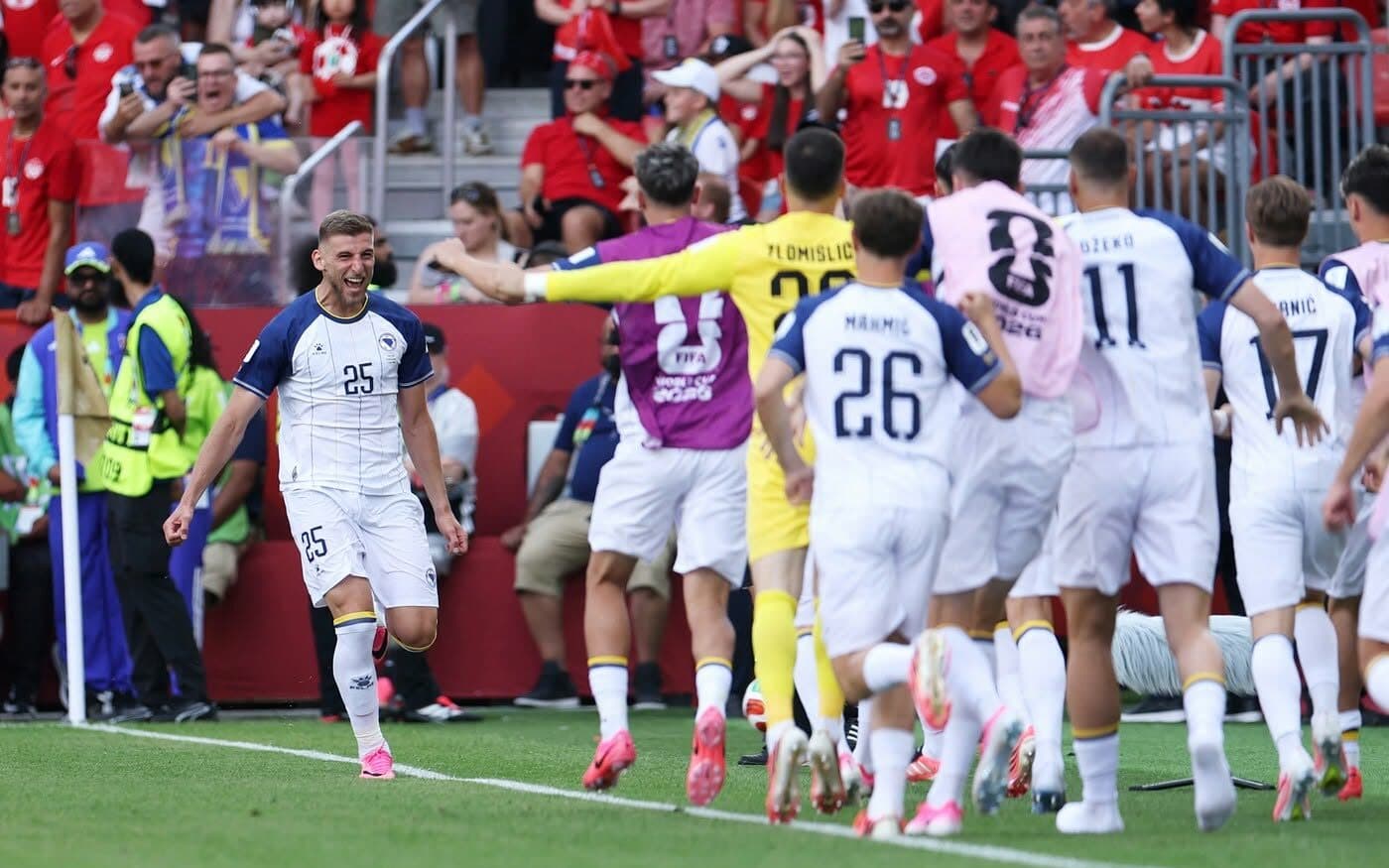 CM 2026 Cine s-a calificat din grupa B la Cupa Mondială și cu cine joacă în șaisprezecimi. Nebunie ISTORICĂ pentru bosniacii lui Jovo Lukic!