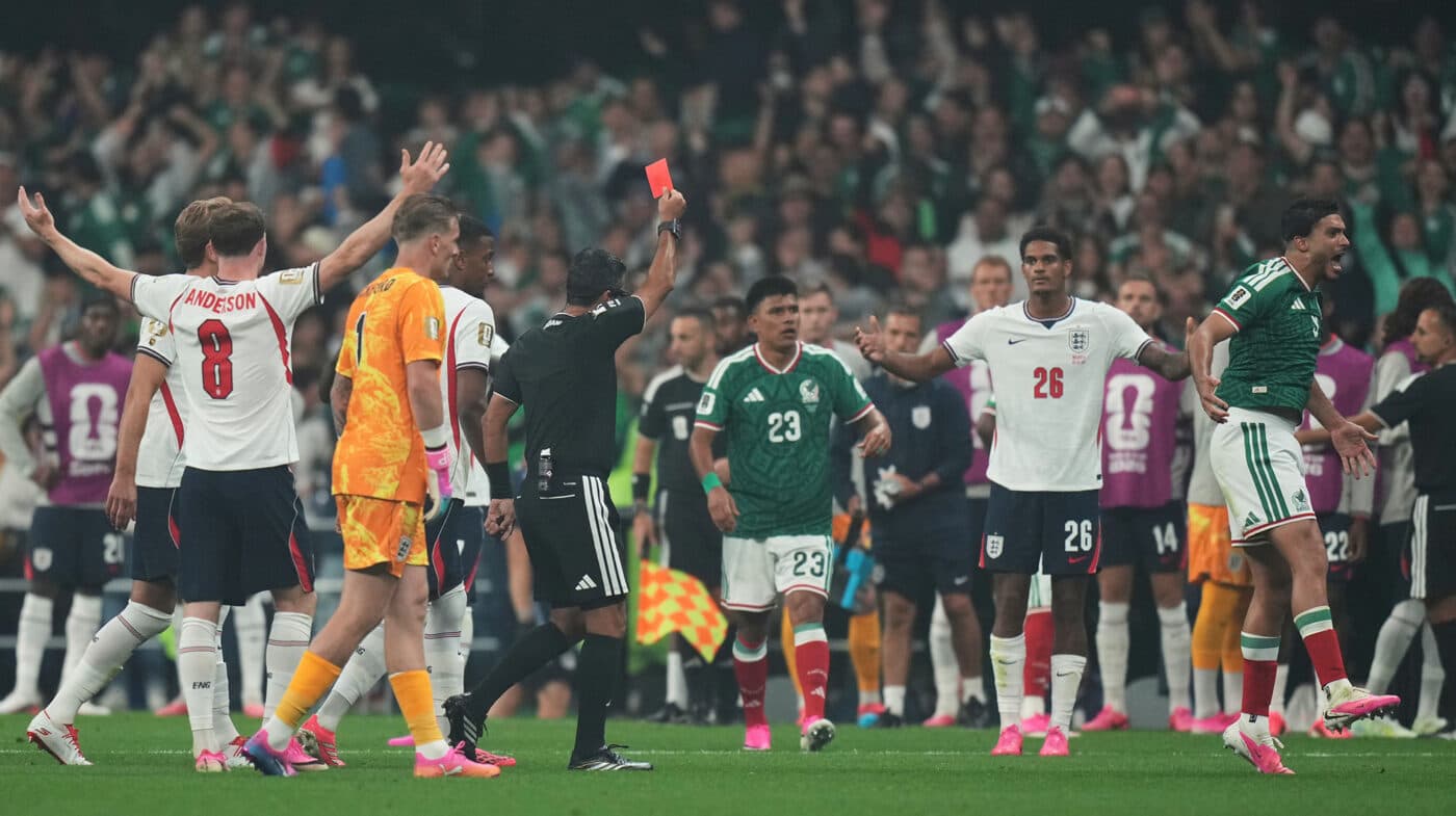 CM 2026 Anglia e gata să arunce în aer Cupa Mondială: va cere FIFA să anuleze cartonașul roșu pentru Quansah pe modelul Balogun!