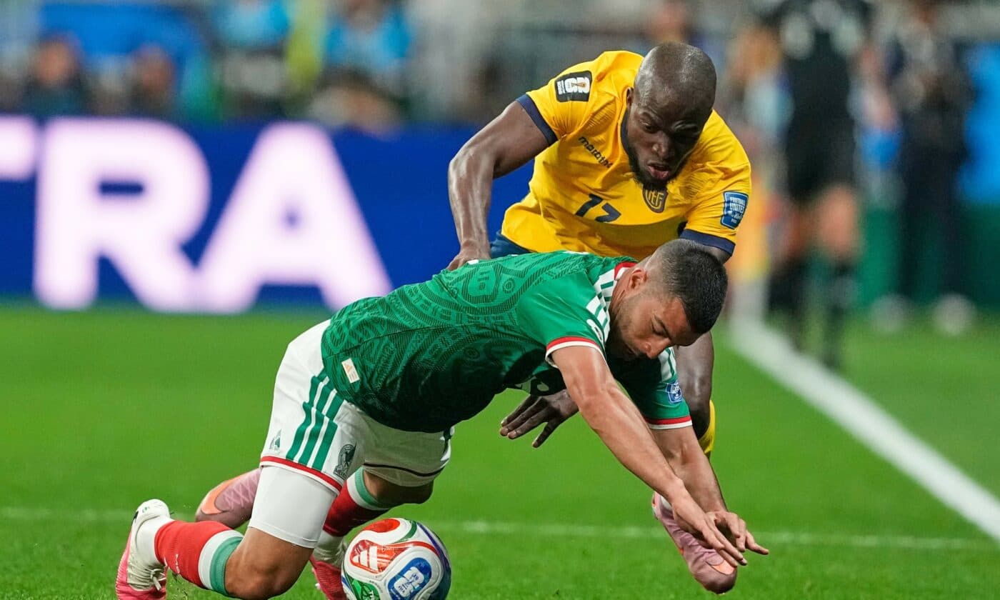 LIVEBLOG Mexic – Ecuador live la Cupa Mondială. Primul GOL în atmosfera TERIBILĂ de pe Estadio Azteca! Ce se întâmplă în meciul amânat o oră de FIFA