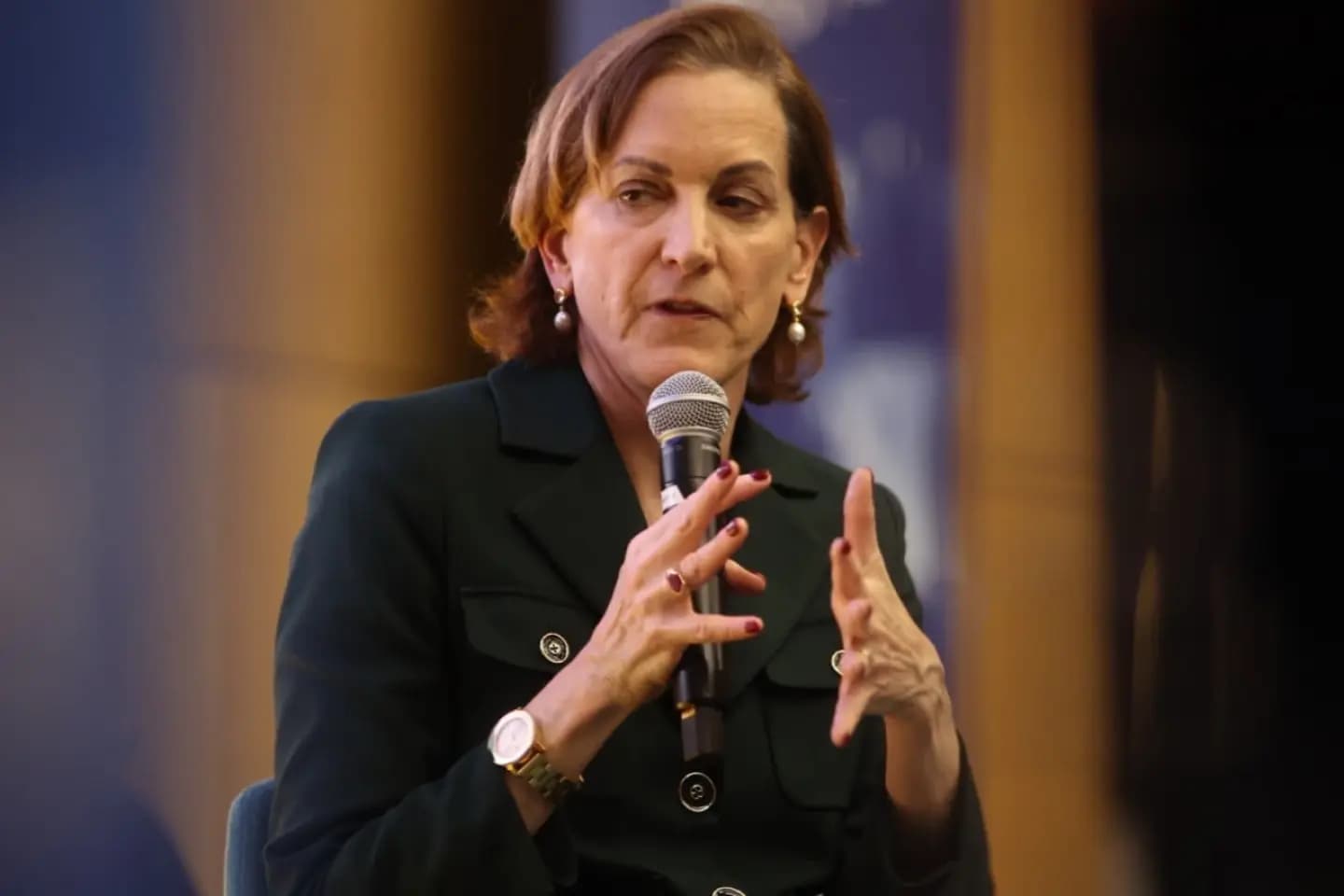 Anne Applebaum: „Nu mai există o realitate comună pe care o putem discuta; aceasta este cea mai mare provocare pentru democrația modernă”