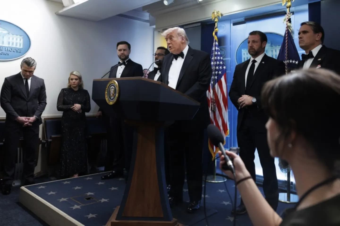 Atentat la Casa Albă. Donald și Melania Trump au fost evacuați de urgență după ce s-au tras focuri de armă la dineul corespondenţilor
