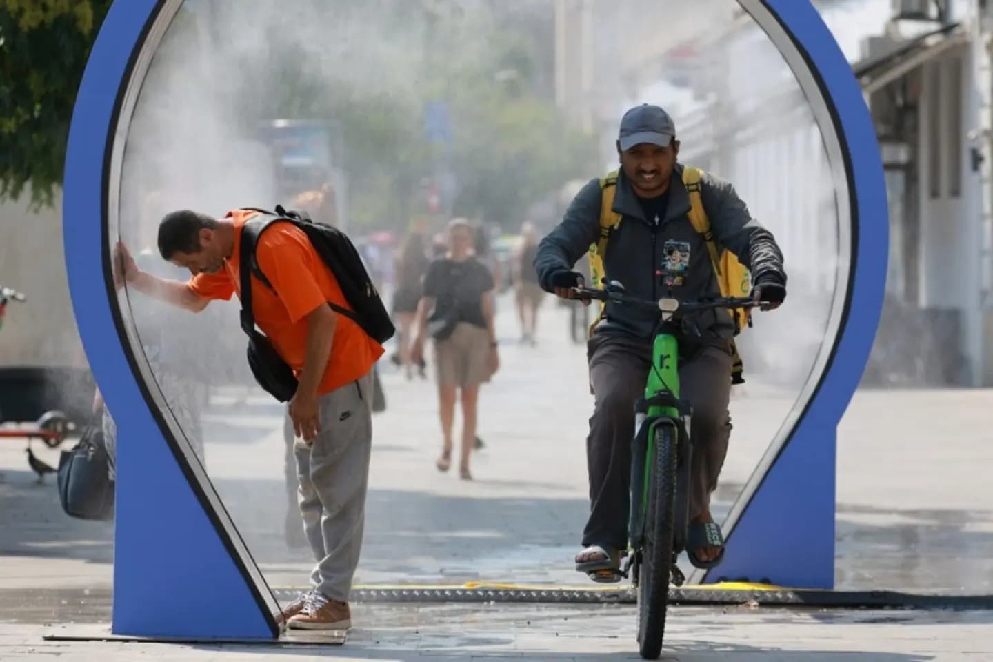 FAKE NEWS: Căldurile extreme din ultima perioadă sunt generate artificial
